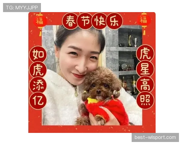 刘诗雯晒家常饭，碟子精致到离谱，我在地铁吃泡面尴尬笑抽了